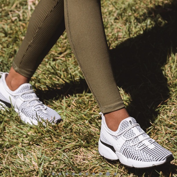 AVRE Shoes - AVRE Infinity Glide White and Black Sneakers